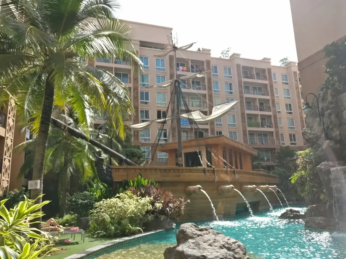 Кондо Atlantis Condo Resort, Джомтьен, Паттайя